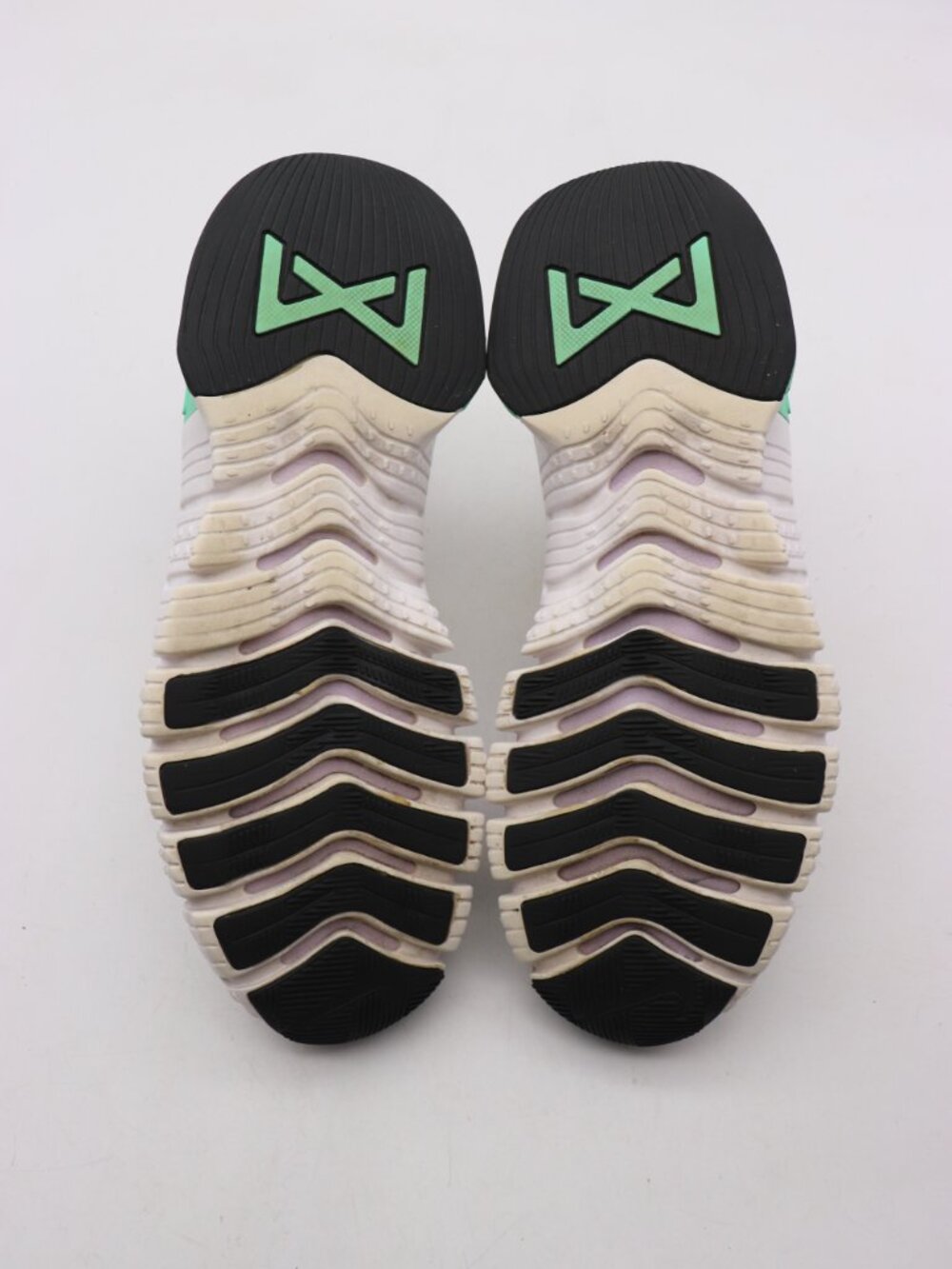 Nike Free Metcon 4 Women's 8 Running Athletic White Green Glow Sneaker CZ0596-13 - Picture 7 of 10